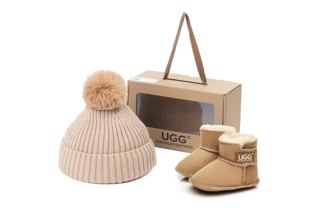 UGG BOOTS AUSTRALIA Australian Shepherd Baby Bootie Pom Pom Beanie Gift Pack