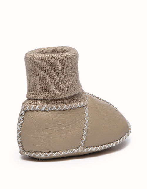 AUSTRALIAN SHEPHERD® Baby Erin With Warmer Bootie