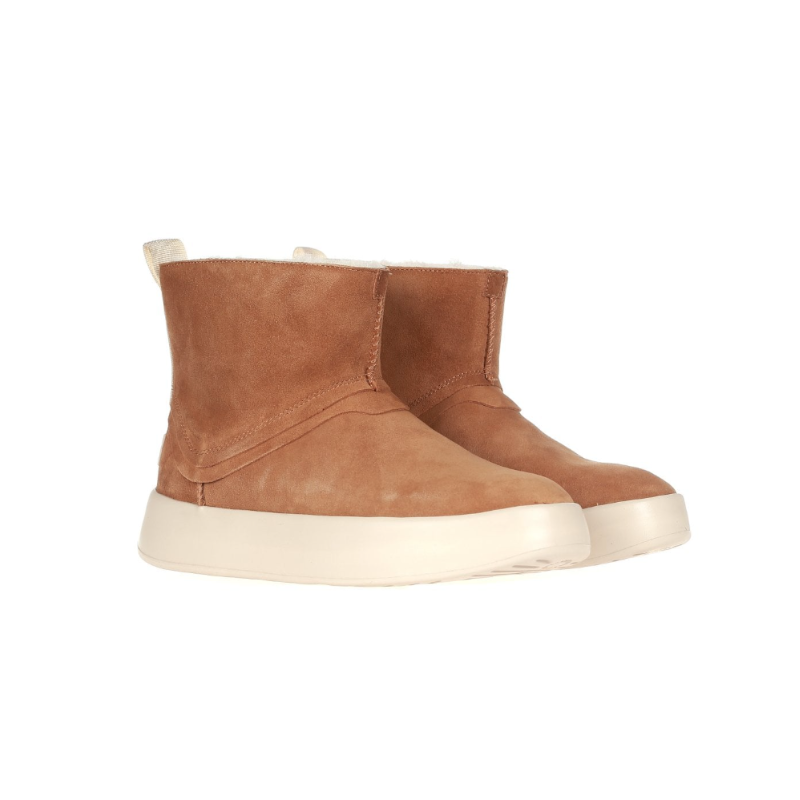 UGG AUSTARLIA CLASSIC BOOM BOOT