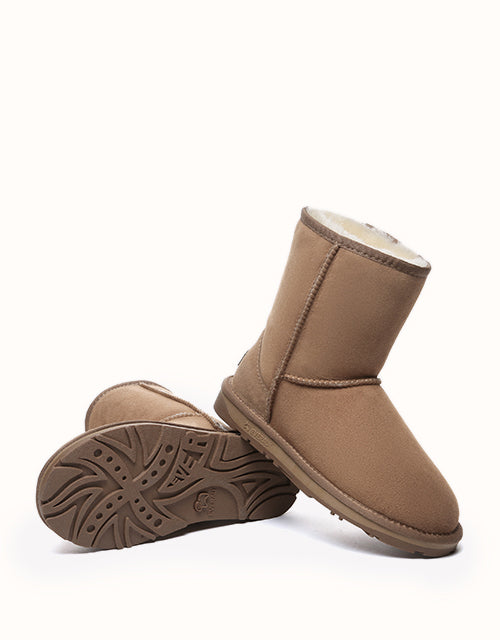 UGG EVERAU® Short Classic Boots