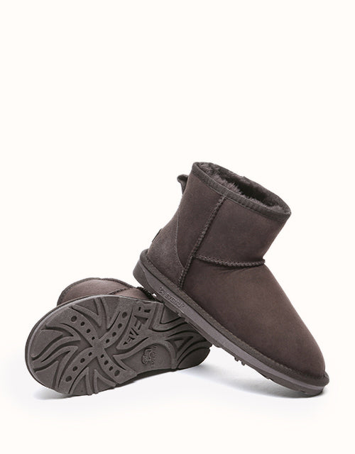 UGG EVERAU® Mini Classic Boots