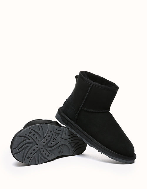 UGG EVERAU® Mini Classic Boots