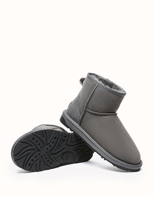 UGG EVERAU® Mini Classic Boots